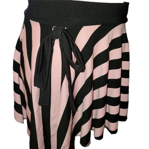 Y2k Asymmetrical Striped Mini Skirt - Picture 6 of 9